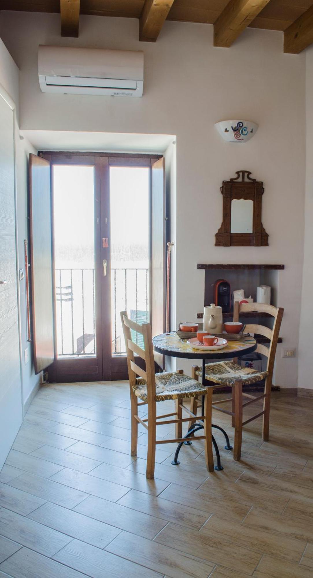 Torre La Mezzaluna Bed & Breakfast เวียสเต ภายนอก รูปภาพ