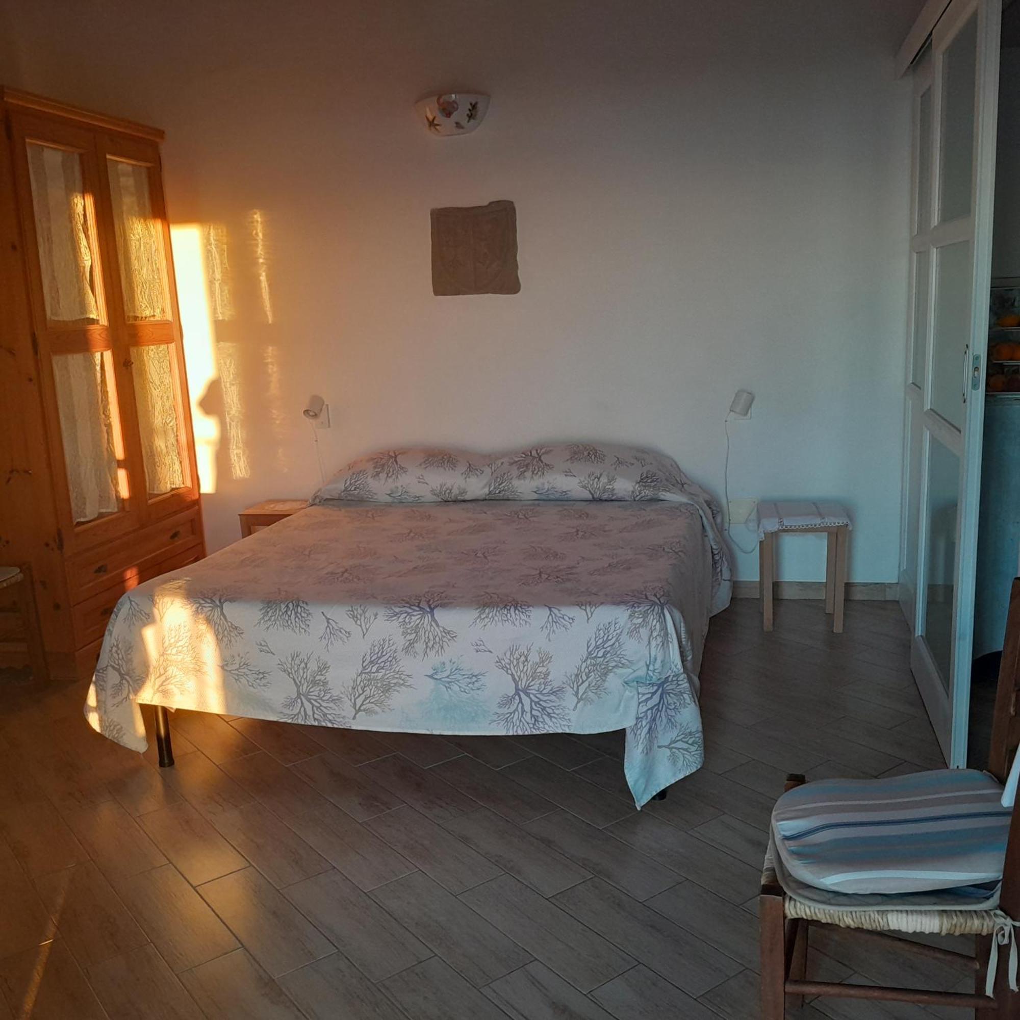 Torre La Mezzaluna Bed & Breakfast เวียสเต ภายนอก รูปภาพ